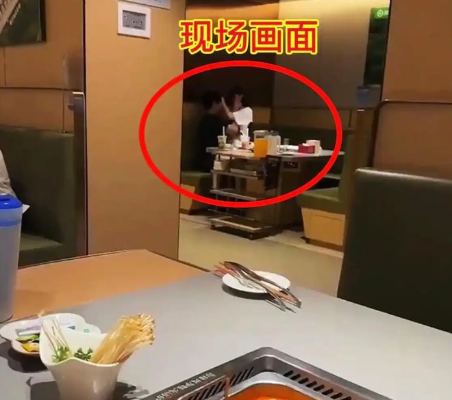 PP电子-曝海底捞火锅店一对男女旁若无人亲热16秒视频流出手